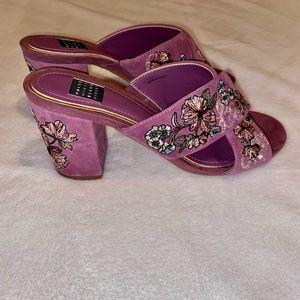Purple White House Black Market heels size 6